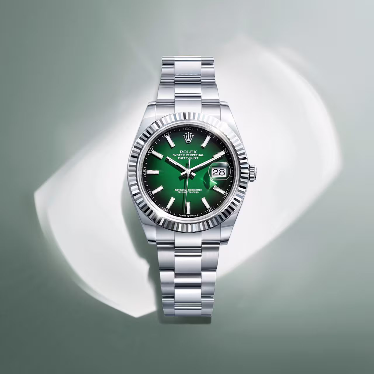 rolex-collection_banner-datejust-cover-m126334-0033-portrait